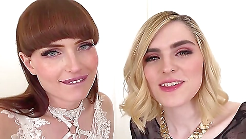 Hot brunette and blonde suck each other in a hot threesome