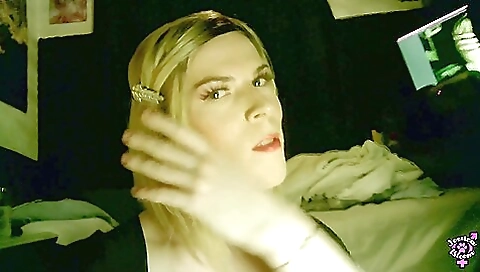 Amateur blonde with small tits suck a dick and swallow cum