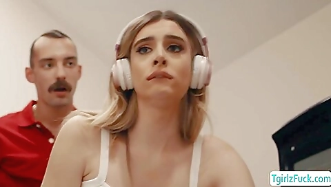 Blonde babe getting her tight holes fucked in her mouth