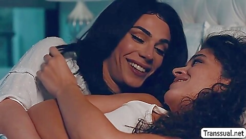 Bright brunette teen stepdaughter gets her pussy licked