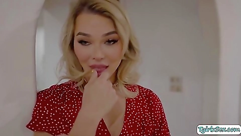 Blonde 18+ hottie fucks in anal deepthroat and anals