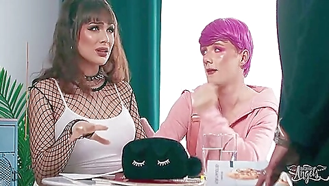 Brunette bitching with her black pussy in a deep throat