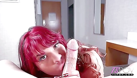 Amateur hottie with a sexy tattooed booty gets fucked