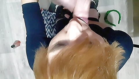 Amateur shemale sucks and then has cumshot with the guy